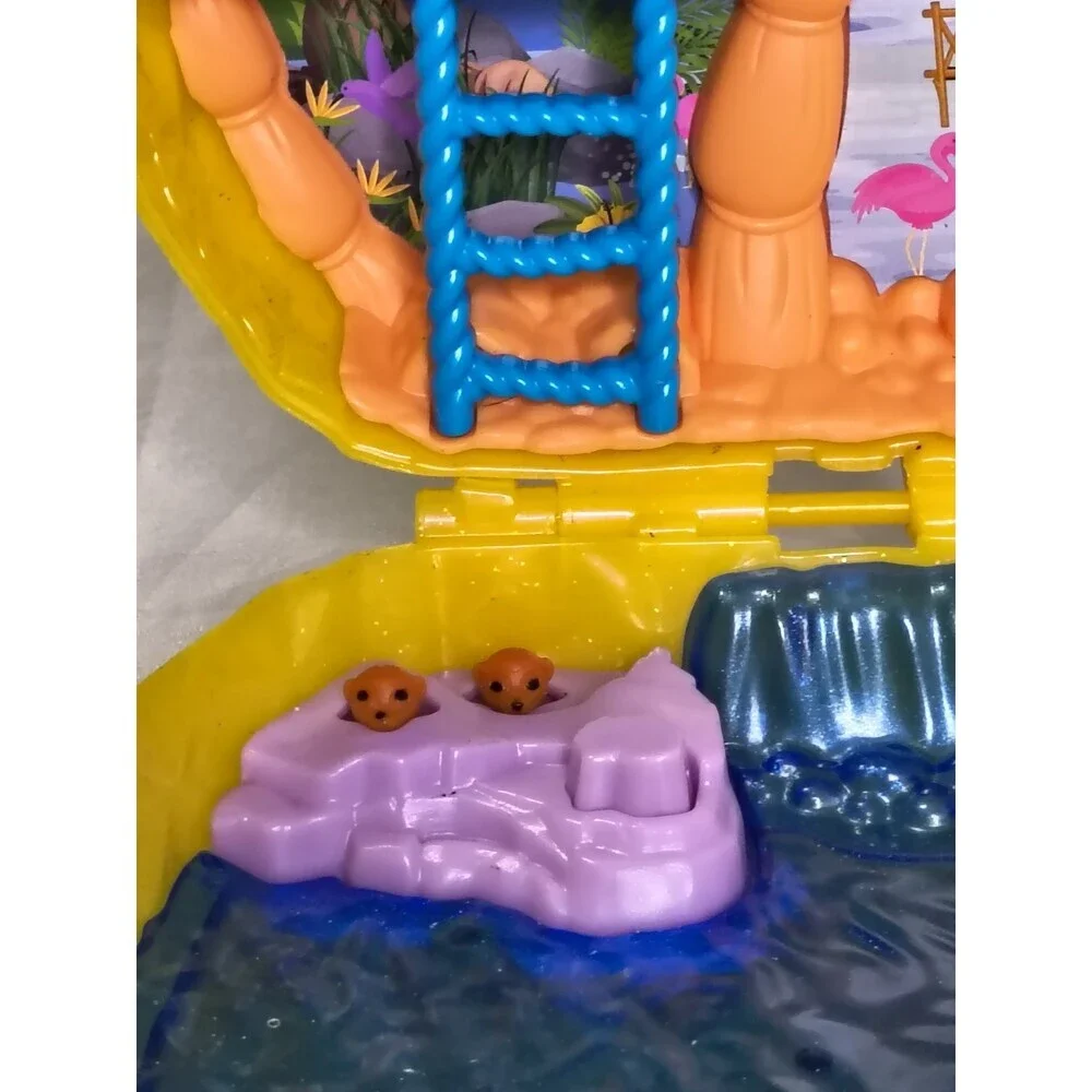 Polly Pocket - Tropicool Pineapple Wearable Purse Compact (Mattel)
